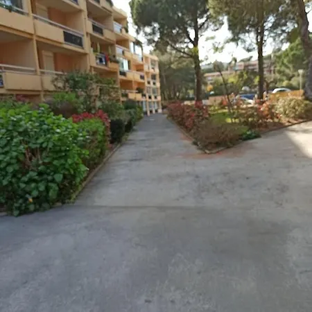 Les Embruns アパート